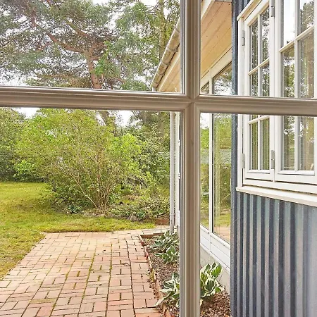 8 Person In * Neksø