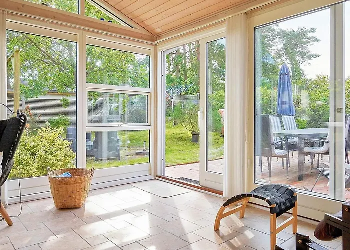 8 Person In * Neksø